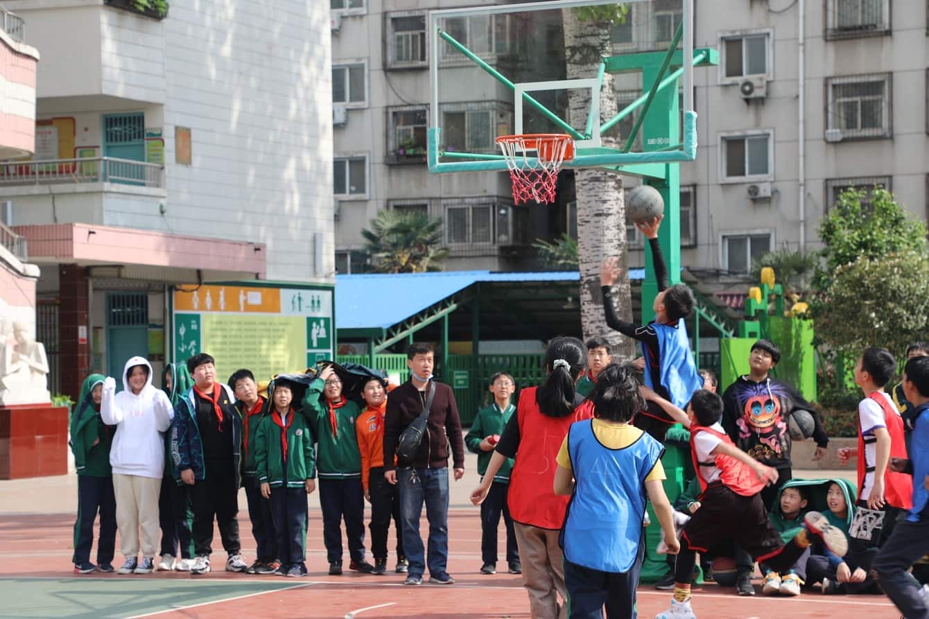 郑州市金水区纬五路第一小学