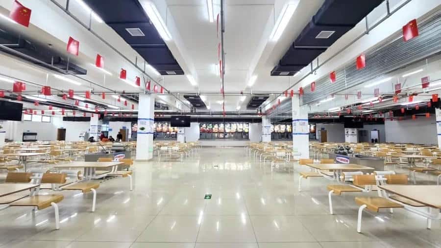 郑州航空港外国语高级中学