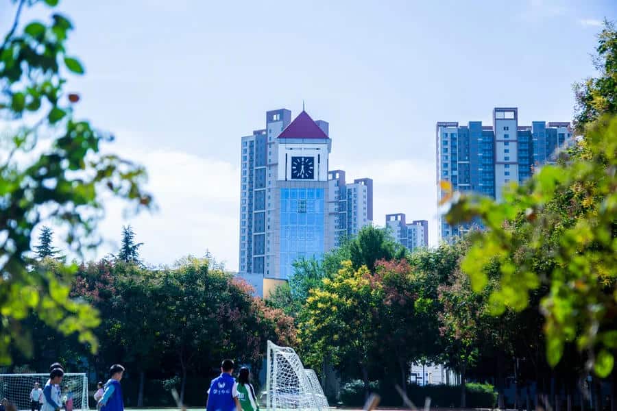 郑州市郑中国际学校
