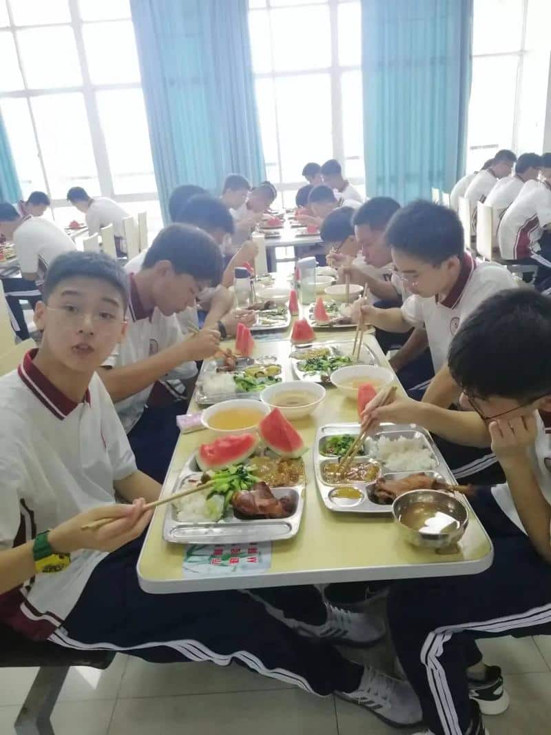 郑东新区外国语中学