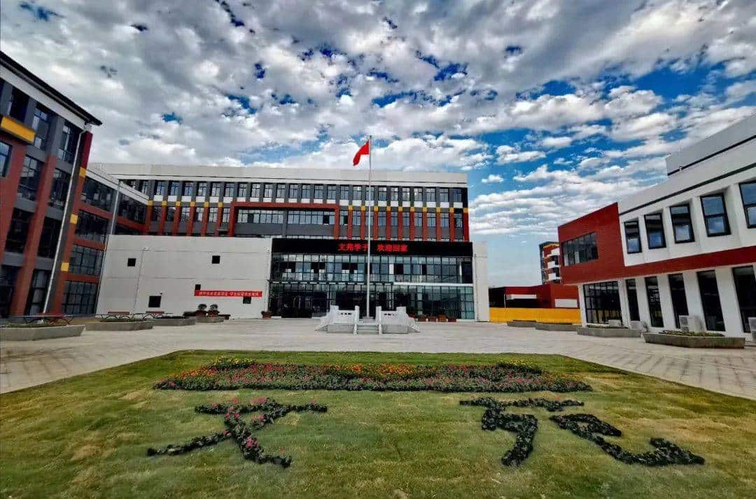 郑州市郑东新区白杨路小学