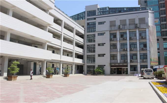 郑州市第五十一中学