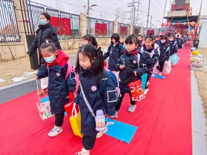 郑州高新技术开发区红叶路小学