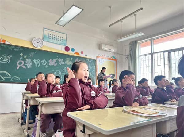 郑州市管城回族区春晓小学