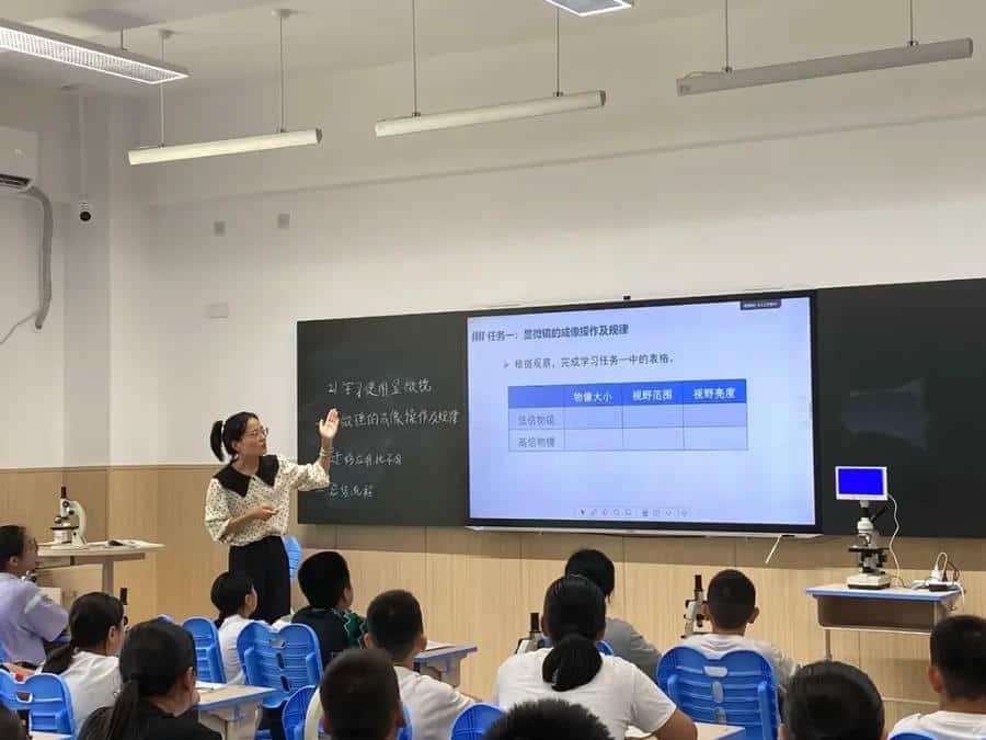 郑州市中原区学府路初级中学