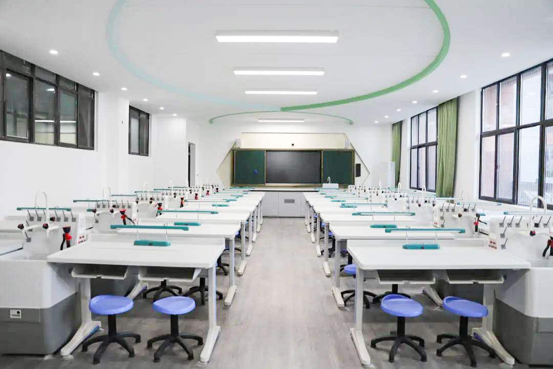 郑州市中原区锦江中学