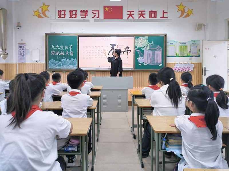 郑州市管城回族区腾飞路七里河小学