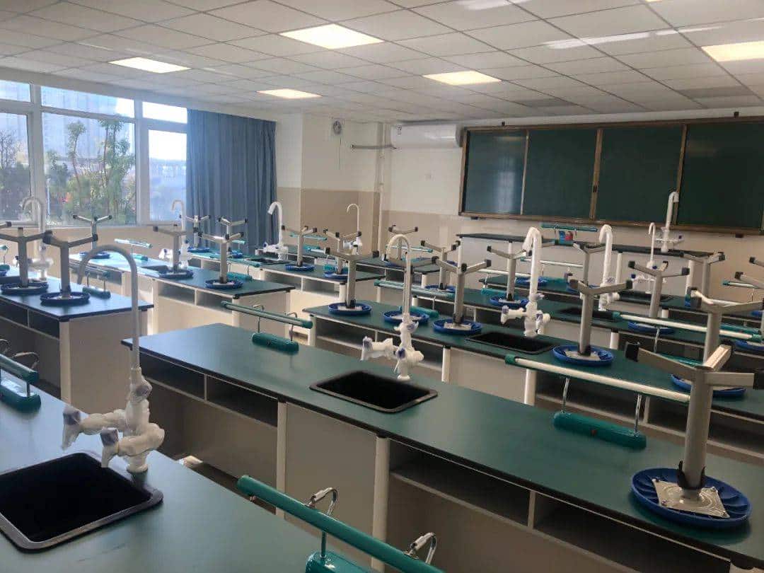 郑州市二七区绿地爱华学校