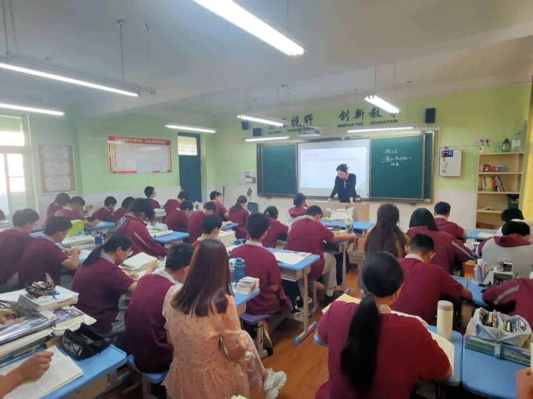郑州市金水区新栋外国语学校