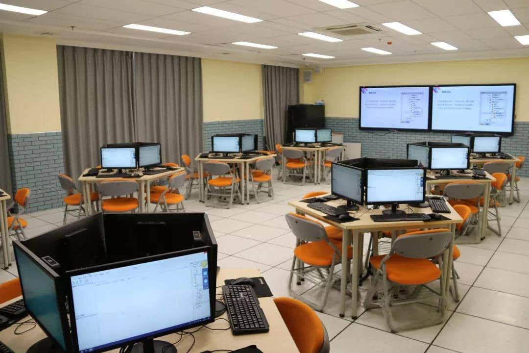华中师范大学附属亚星实验学校