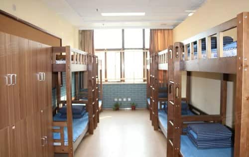 华中师范大学附属亚星实验学校