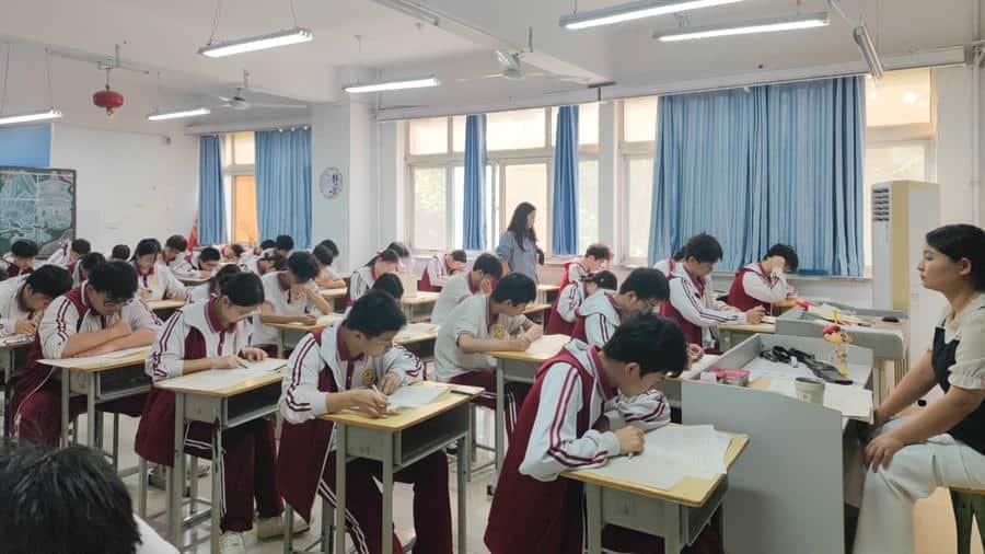 郑州优胜实验中学