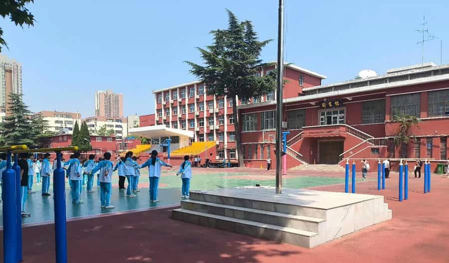 郑州市二七区郑达实验学校