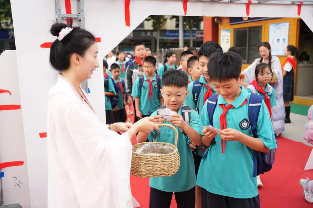 郑州市郑东新区通泰路小学
