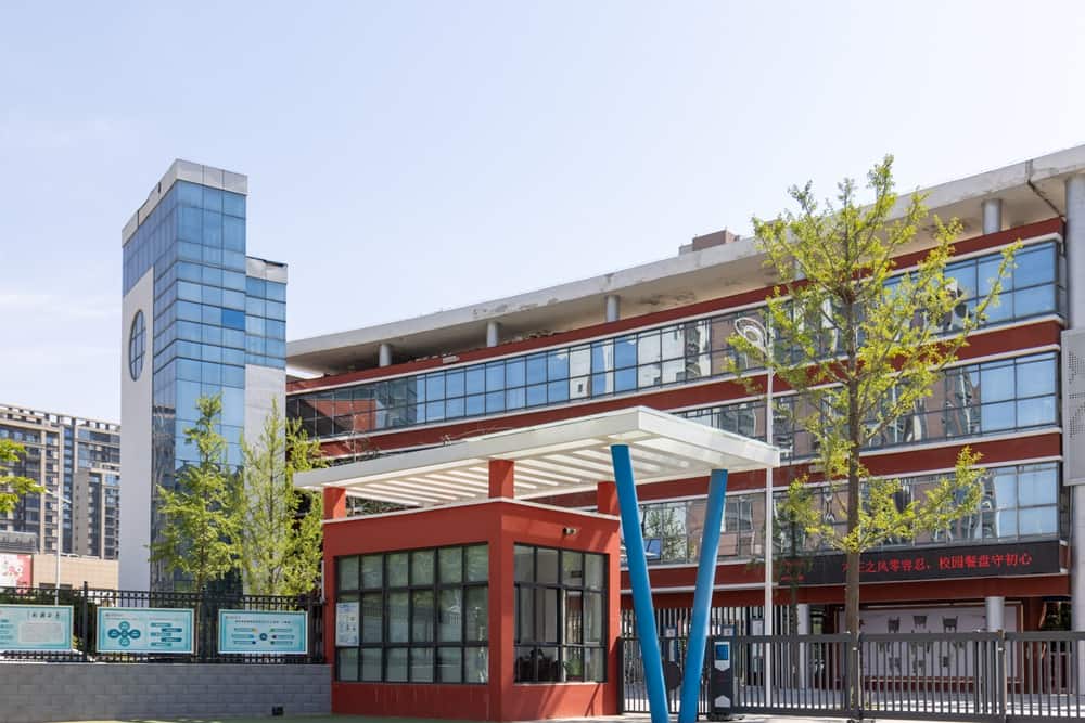 郑州市郑东新区商鼎路第一小学