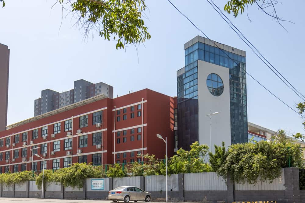 郑州市郑东新区商鼎路第一小学