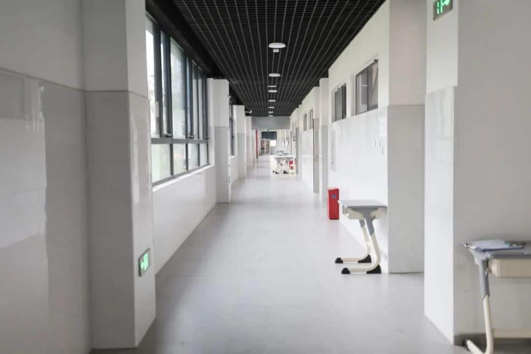教学楼内景 (2).jpg