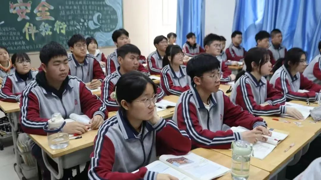 郑州华尔高级中学