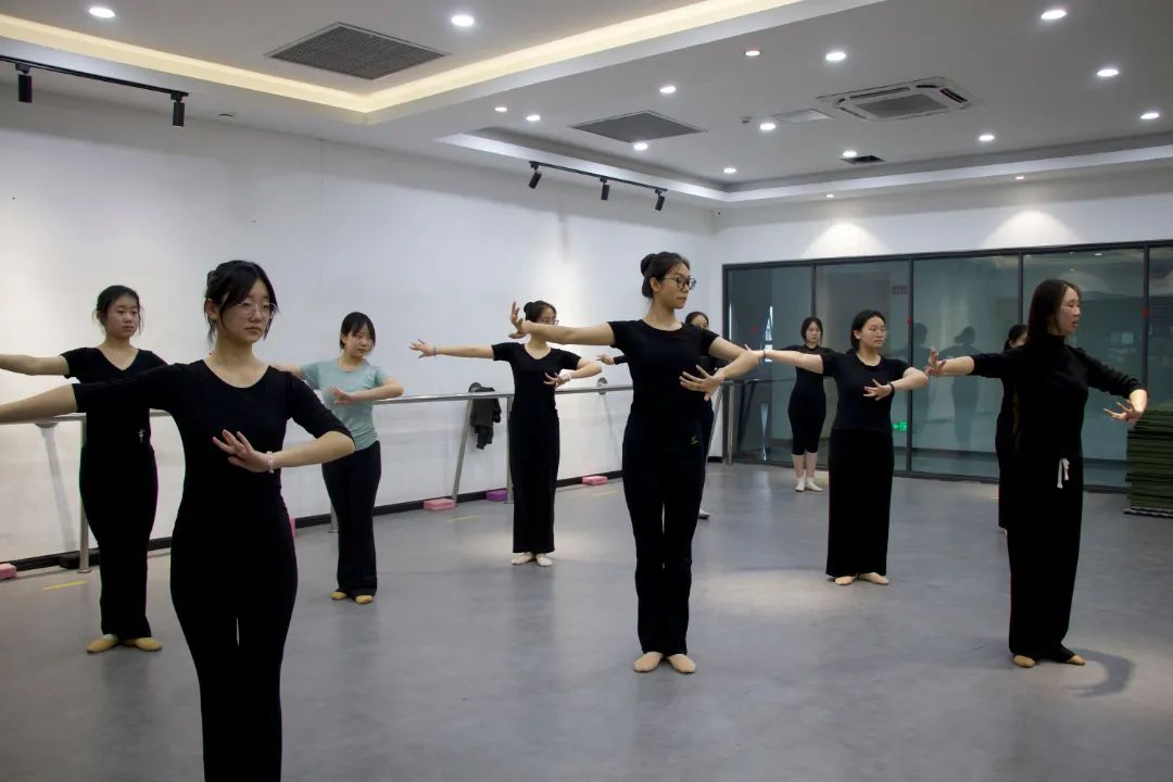 郑州华尔高级中学